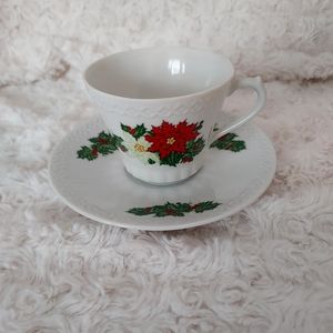 Vintage Dainty Poinsettia Christmas Tea cup set by Inarco Japan Holiday